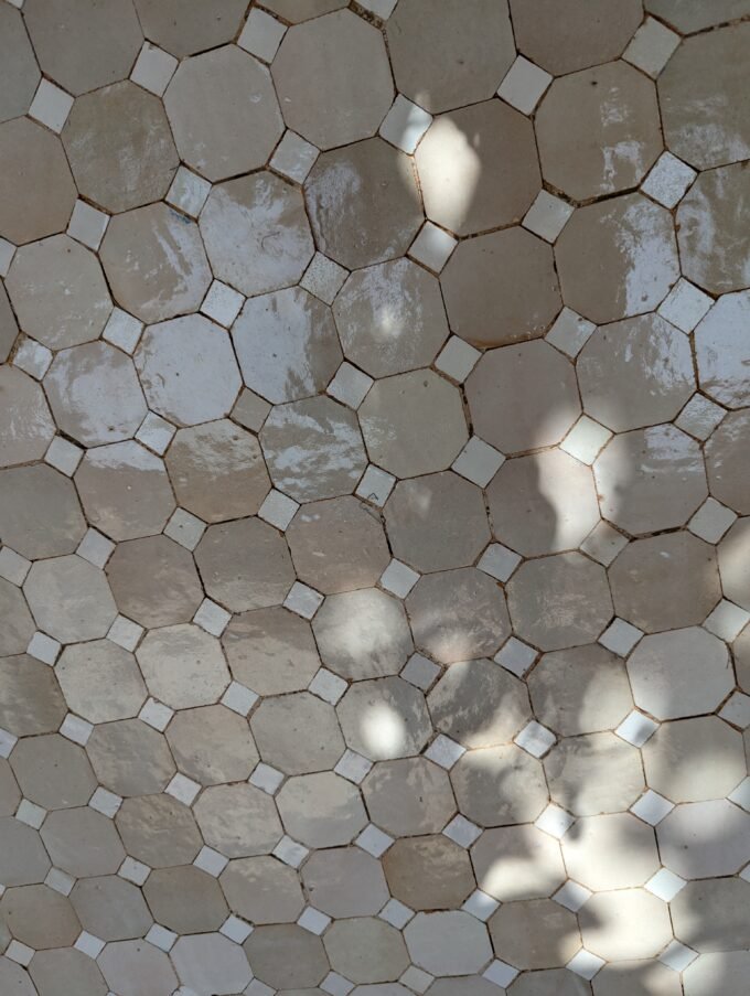 Moorish Restic Mixte Biege Specific Mosaic Coffee TableTop