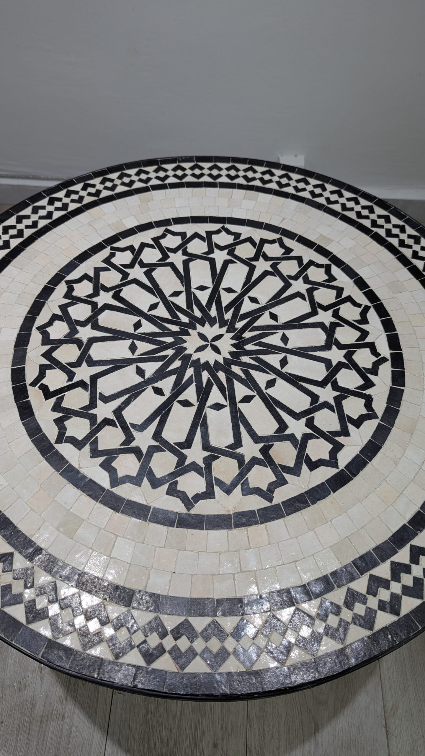 Moroccan Handcrafted Zellige Mosaic Table — MT0011